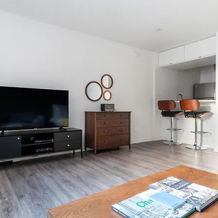 Gold Coast Studio Nr L Nr Mariano Park Chi-129 Apartment