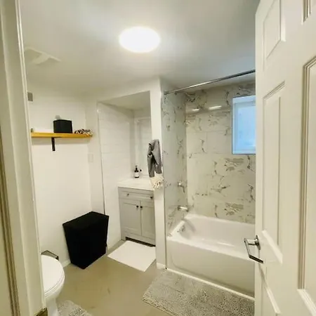 Private Garden Unit 1br/1ba Apartment *