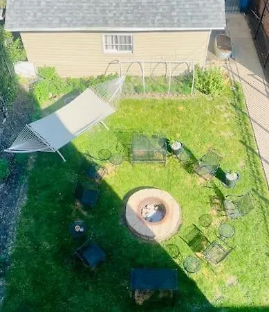 Private Garden Unit 1br/1ba Apartment Chicago