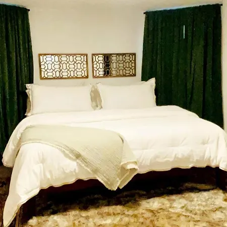 Private Garden Unit 1br/1ba
