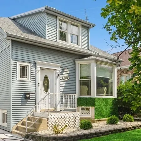 2 Bed / 1 Bath Near O'hare *