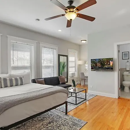 Comfy And Serene In - Pensacola 2w Apartment