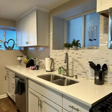 Lovely 2-bedroom Unit Near And Museum Apartment Chicago