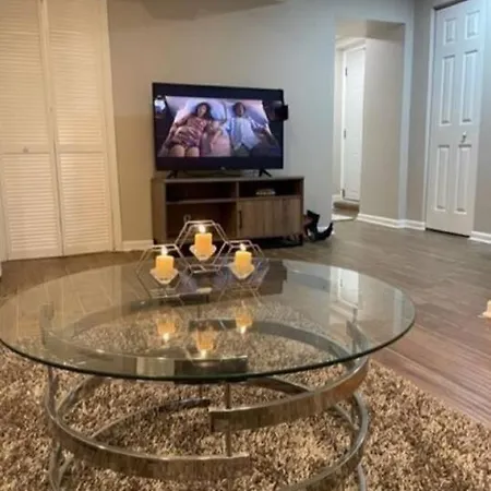 Apartment Lovely 2-bedroom Unit Near And Museum