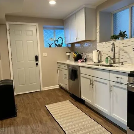 Lovely 2-bedroom Unit Near And Museum Apartment *