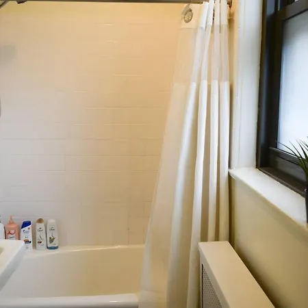 Stunning 3br Close To Shopping Center Chicago