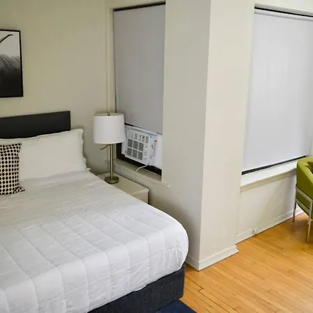 Stunning 3br Close To Shopping Center