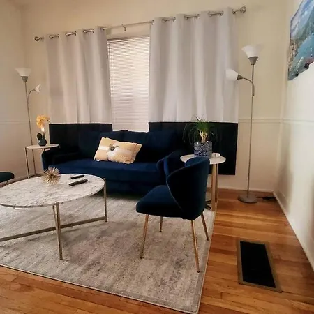 Chateau De Woodlawn - Peaceful 3 Bedroom Apartment.