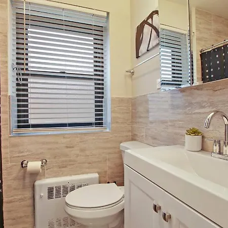 2br Roomy & Stylish In Rogers Park - Sheridan N2 Apartment Chicago