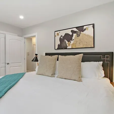 2br Roomy & Stylish In Rogers Park - Sheridan N2