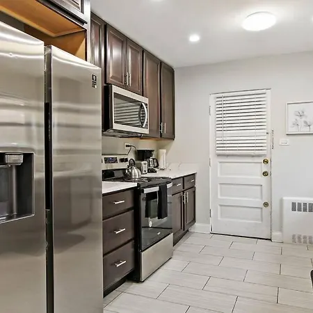 2br Roomy & Stylish In Rogers Park - Sheridan N2