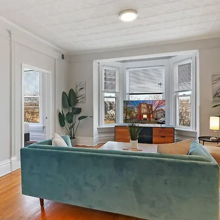 2br Bright And Lovely - Leland 3 Apartment