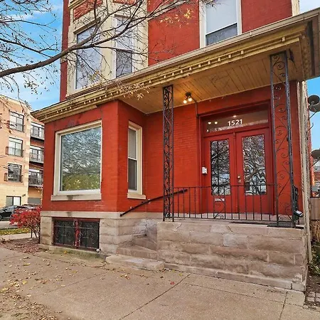 2br Bright And Lovely - Leland 3 Chicago