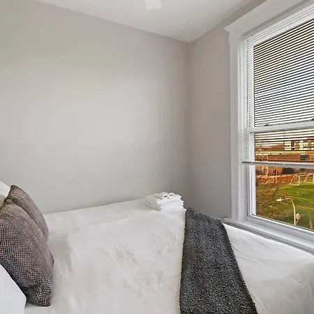 Apartment 2br Bright And Lovely - Leland 3 *