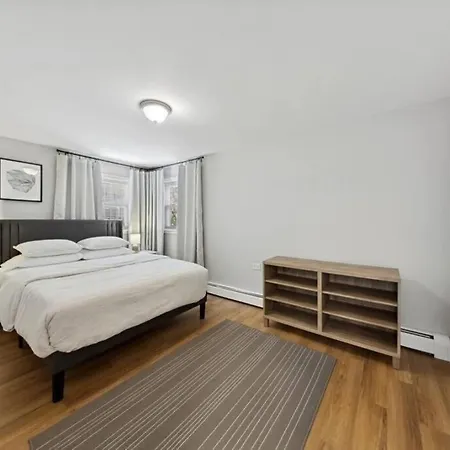 Apartment Spacious, Private, 1 Bedroom Apt! Chicago