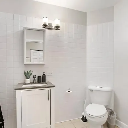 Enchanting 2br Apt With In-unit Laundry - 53rd St 3 * Chicago