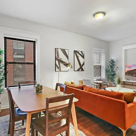 Apartment Enchanting 2br Apt With In-unit Laundry - 53rd St 3