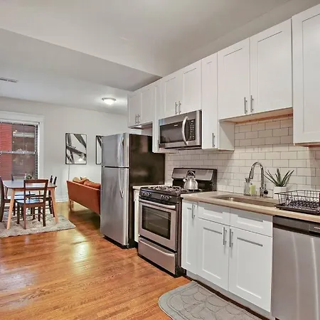 Enchanting 2br Apt With In-unit Laundry - 53rd St 3 Apartment Chicago