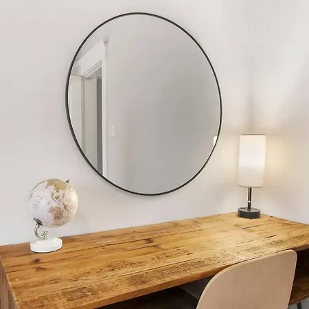 Apartment Enchanting 2br Apt With In-unit Laundry - 53rd St 3 *