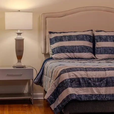 Living Bliss 3br Gem Near Parks And Dining Apartment