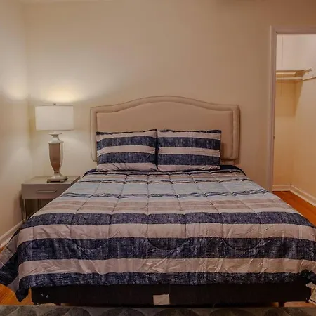 Apartment Living Bliss 3br Gem Near Parks And Dining