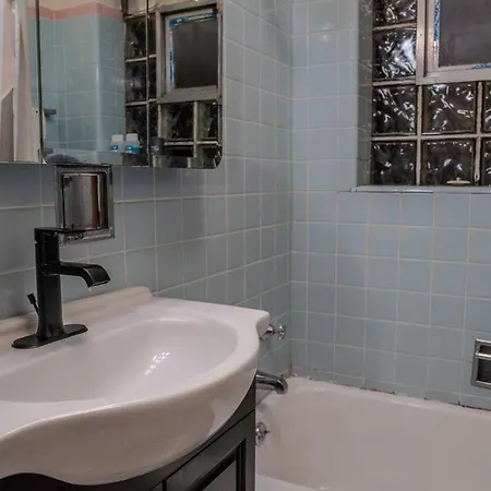 Living Bliss 3br Gem Near Parks And Dining