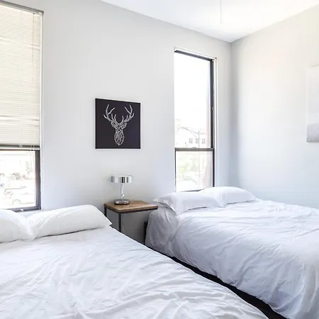 858-2n Beautifully Remodeled Flat Downtown Apartment *