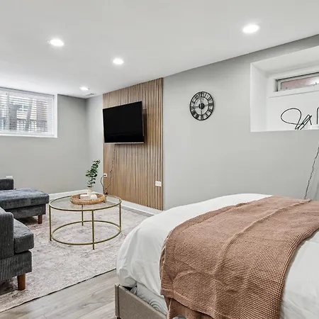 Brand New Luxury Cozy Garden Unit