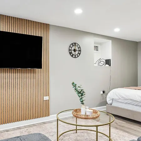 Brand New Luxury Cozy Garden Unit Apartment