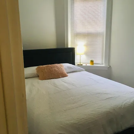 Modern Logan Square 1 Bedroom Flat Chicago