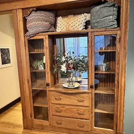 Huge Lakeview Retreat Sleeping 20 With Parking!