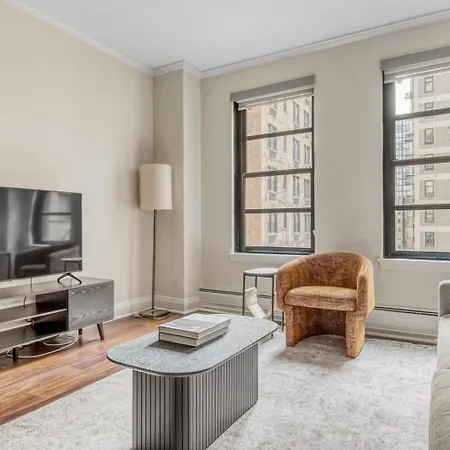 Gold Coast 1br W Gym Roof Nr Mag Mile Chi-621 * Chicago