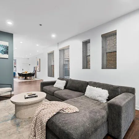 Lavish Near Lake/sox & Downtown Apartment Chicago