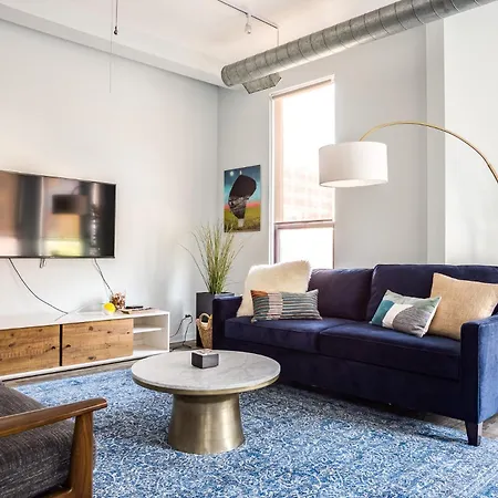 858-2n Beautifully Remodeled Flat Downtown Apartment *