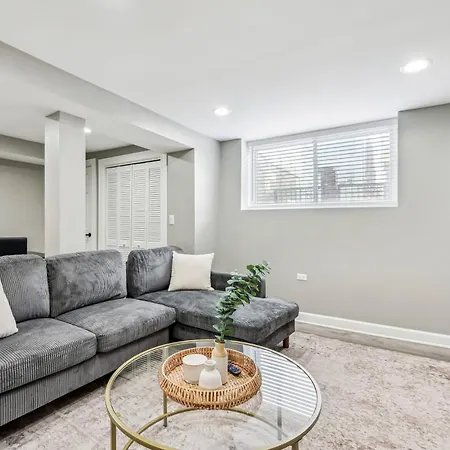 Brand New Luxury Cozy Garden Unit *