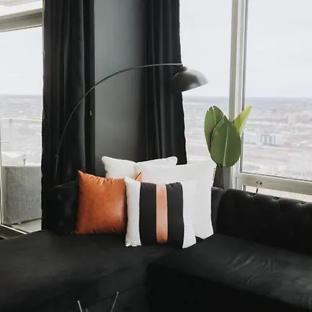 Stunning Panoramic Views & Free Parking Chicago