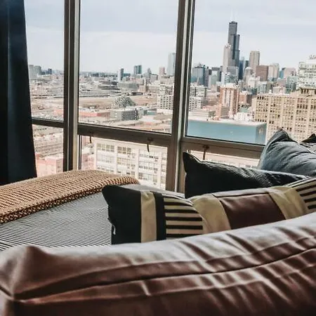 Stunning Panoramic Views & Free Parking Chicago