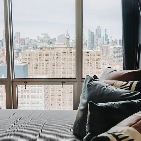 Apartment Stunning Panoramic Views & Free Parking Chicago