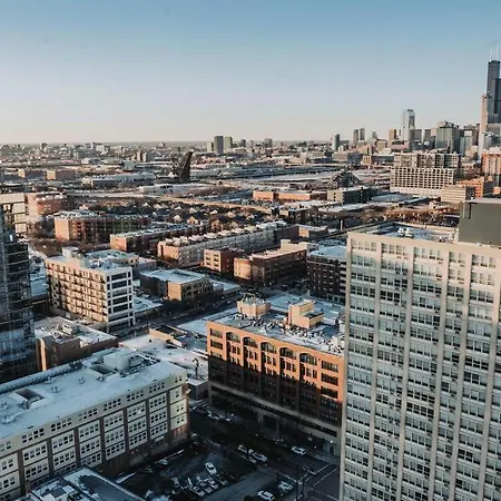 Stunning Panoramic Views & Free Parking Chicago