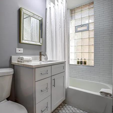 Spacious Ukrainian Village Retreat *
