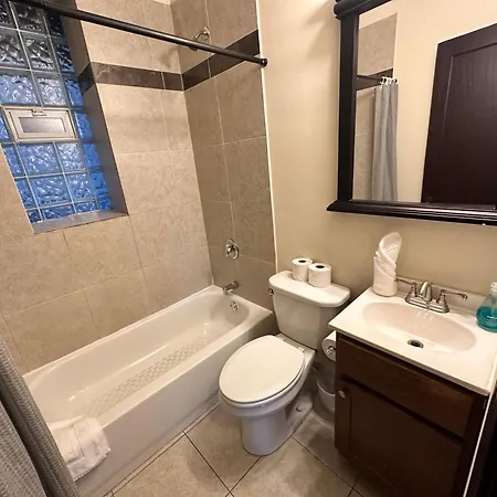 Huge Lakeview Retreat Sleeping 20 With Parking!
