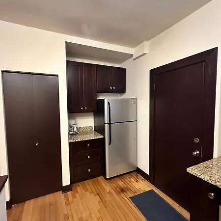 Huge Lakeview Retreat Sleeping 20 With Parking! Holiday home *