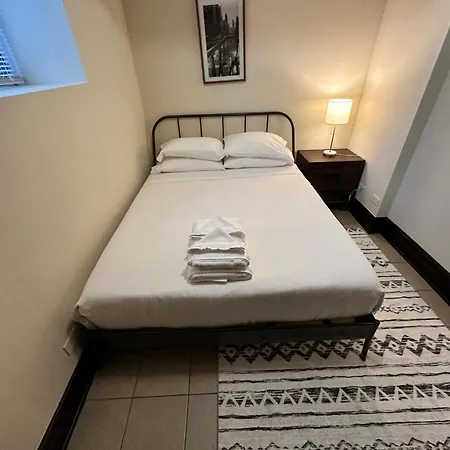 Huge Lakeview Retreat Sleeping 20 With Parking! *