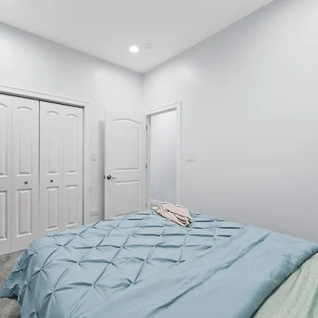 Apartment Lavish Near Lake/sox & Downtown Chicago