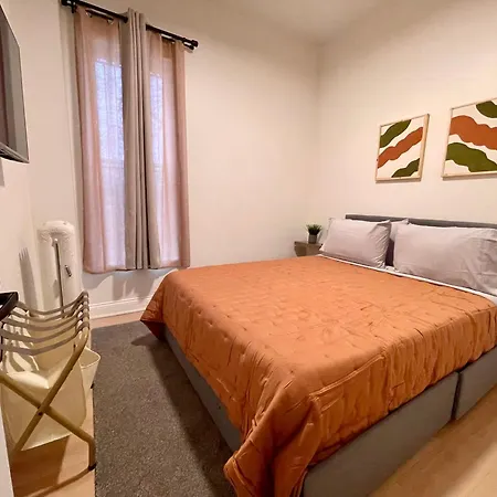 First Floor In Chicago