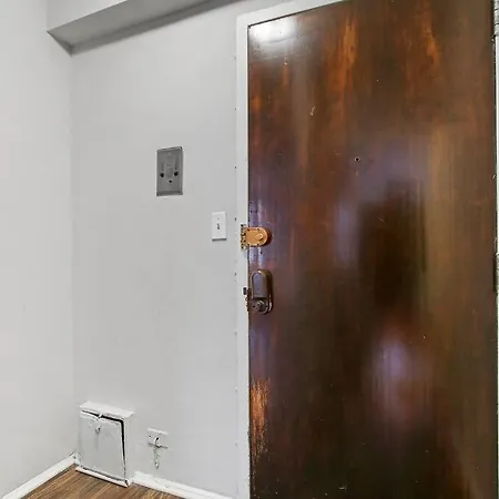 Apartment 1br Bright And Airy In Hyde Park - Hyde Park 109 And 209 Rep Chicago