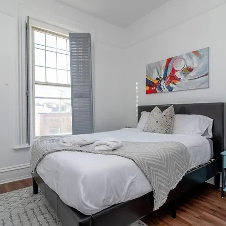 Historical 5 Bedroom That Sleeps 12 Guests With Patio, Fireplace, Grill And Free Parking Villa *