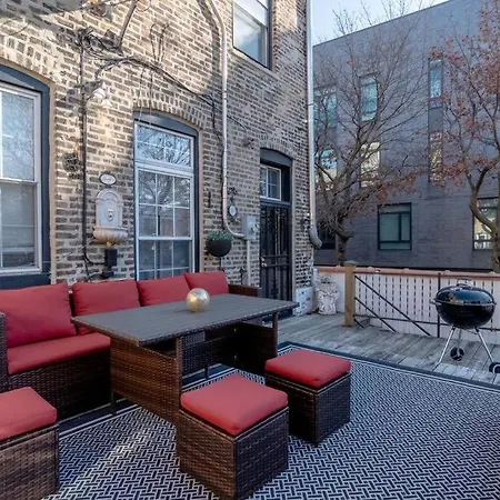 Historical 5 Bedroom That Sleeps 12 Guests With Patio, Fireplace, Grill And Free Parking *