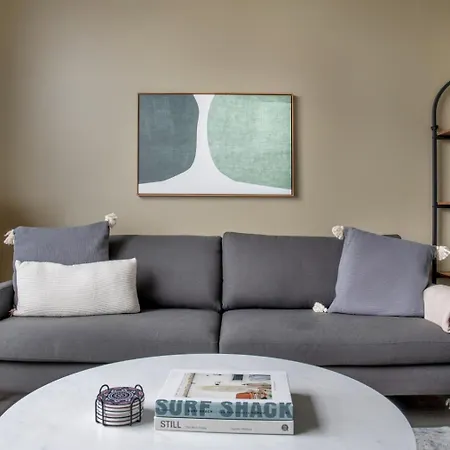 Logan Square 1br W Pool Lounge Gym Nr L Chi-867 Chicago