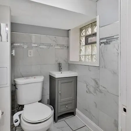 Luxurious Avalon Manor Holiday home